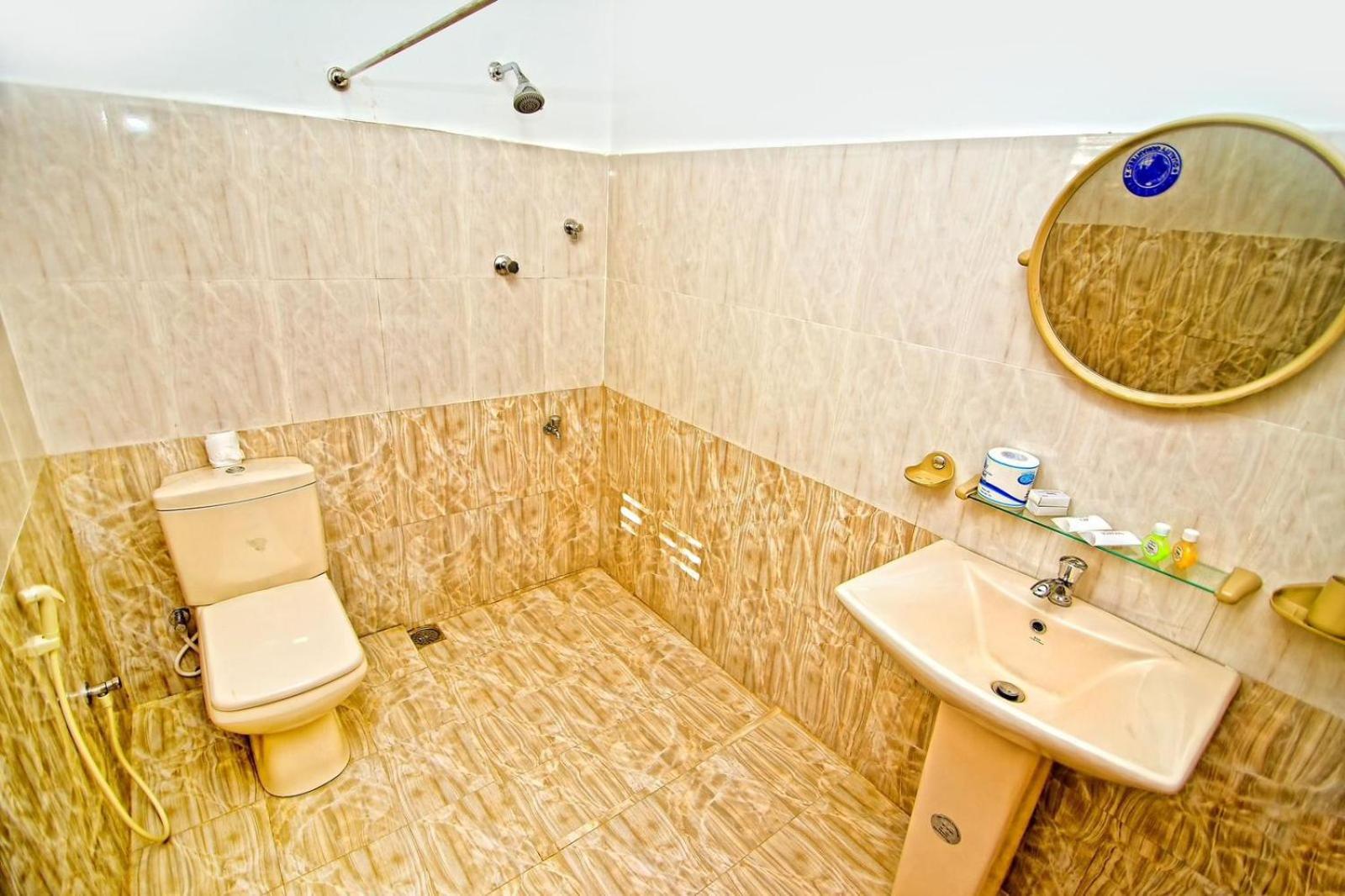 Thilaka City Hotel Anuradhapura Zewnętrze zdjęcie
