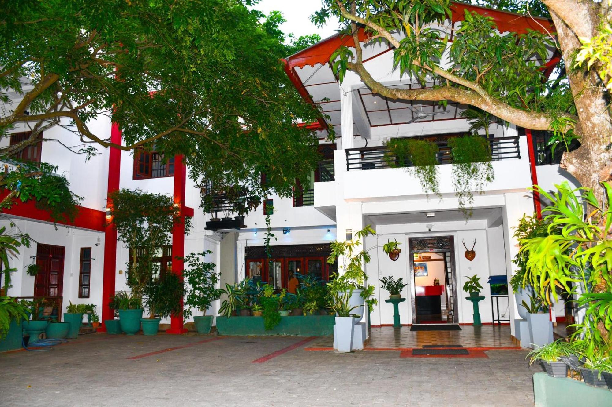 Thilaka City Hotel Anuradhapura Zewnętrze zdjęcie