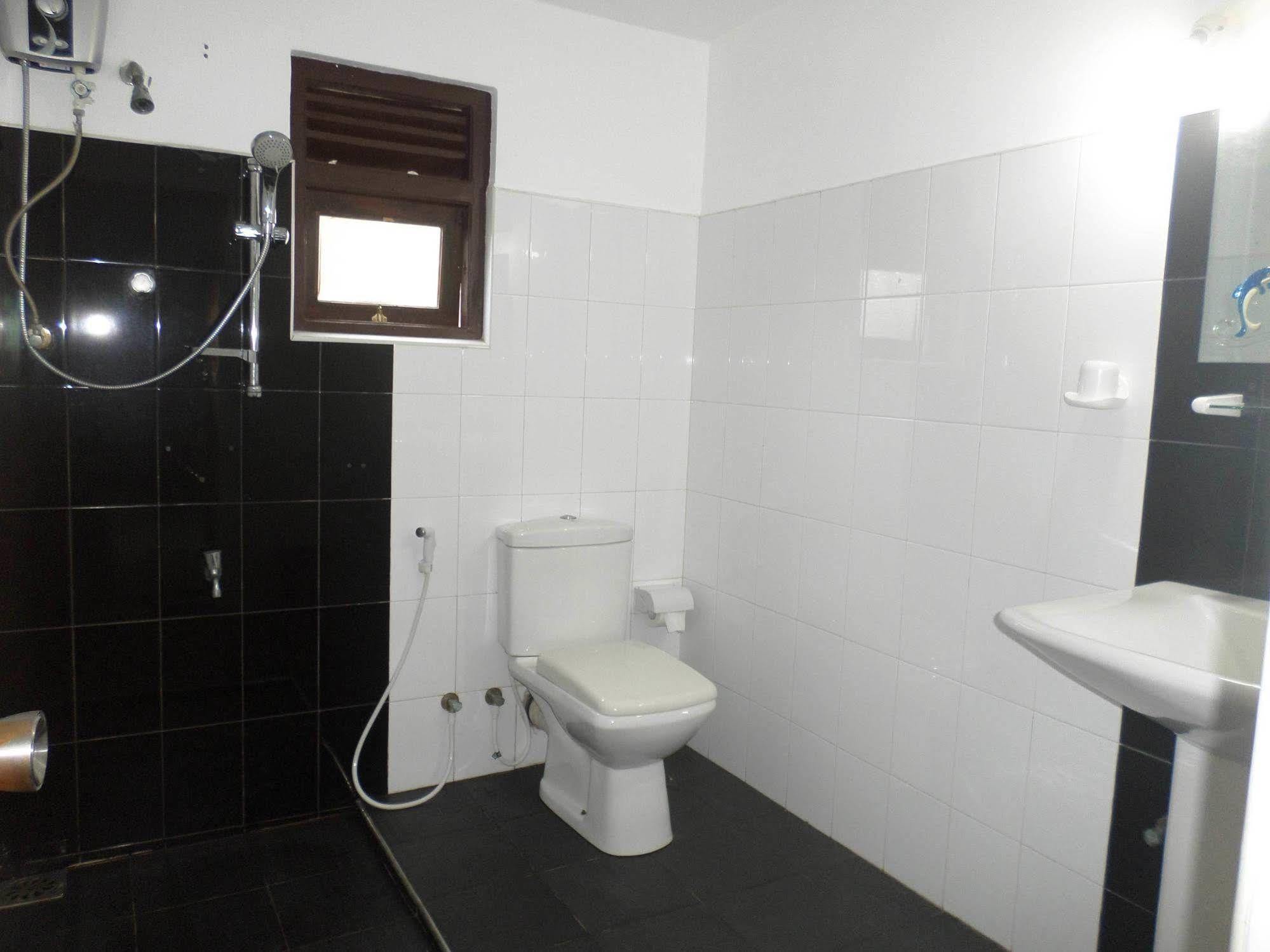 Thilaka City Hotel Anuradhapura Zewnętrze zdjęcie
