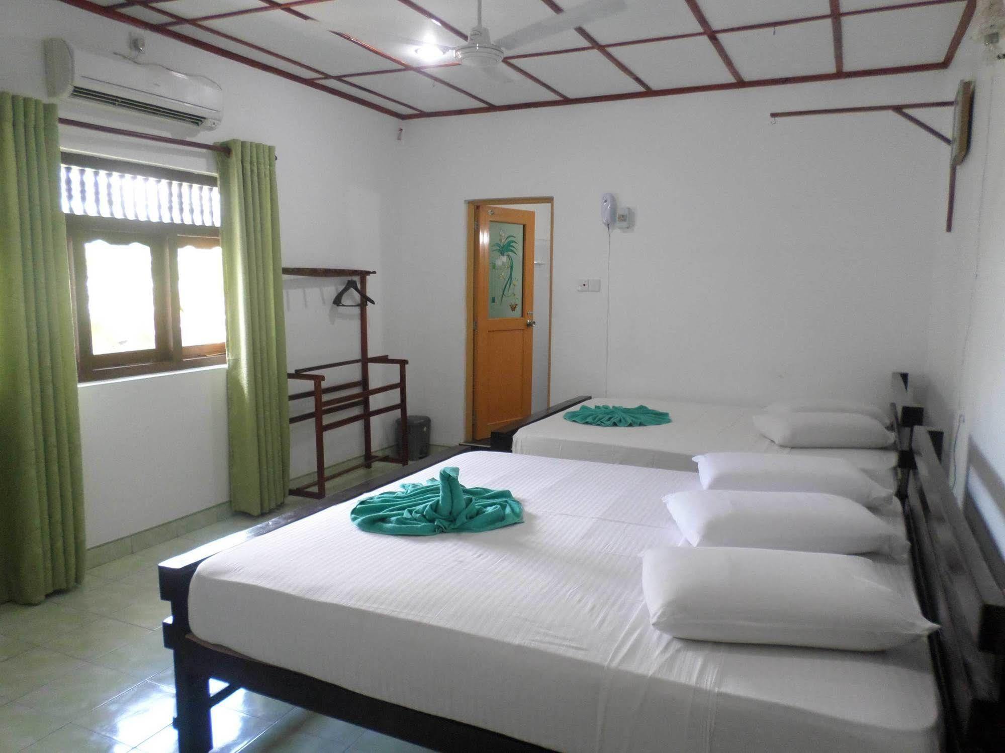 Thilaka City Hotel Anuradhapura Zewnętrze zdjęcie