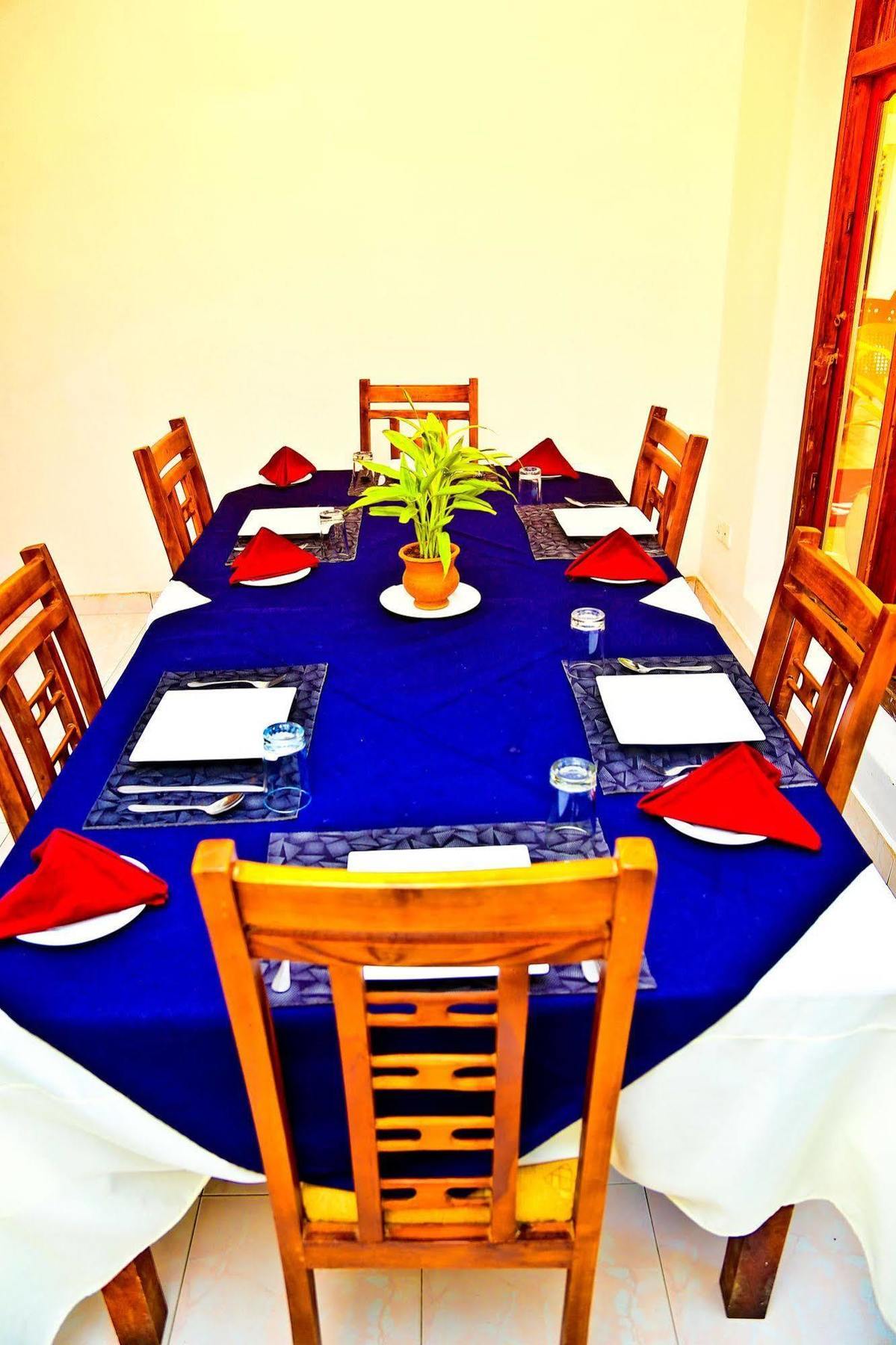 Thilaka City Hotel Anuradhapura Zewnętrze zdjęcie