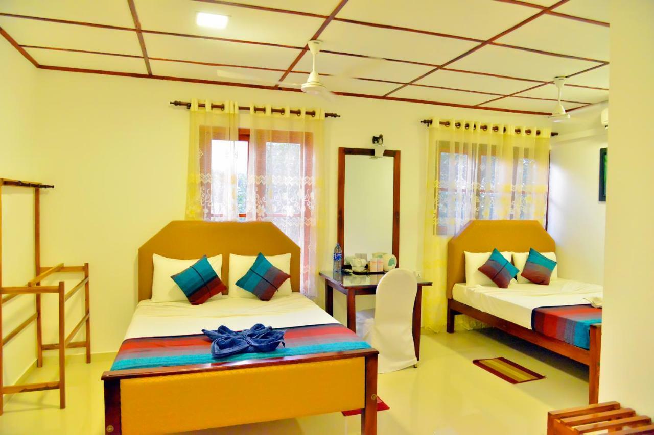Thilaka City Hotel Anuradhapura Zewnętrze zdjęcie