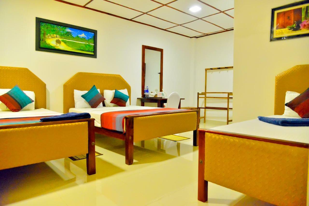 Thilaka City Hotel Anuradhapura Zewnętrze zdjęcie